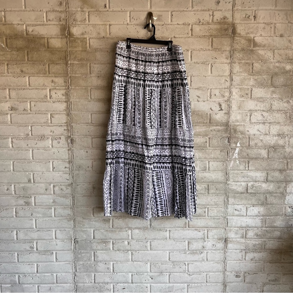 Black and White Patterned Women's Skirt